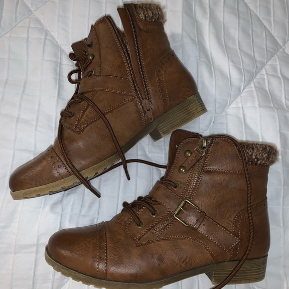 Brown Boots - Picture 1 of 2